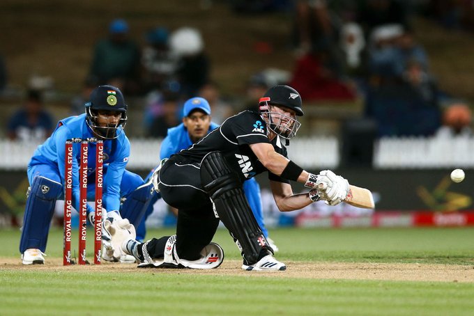 New Zealand wins by 4 wickets