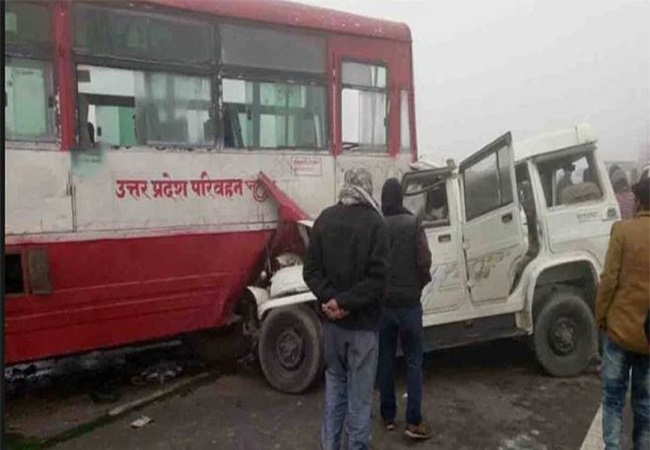 आगरा एक्सप्रेस-वे पर दो वाहनों के बीच हुई टक्कर ( फाइल फोटो)