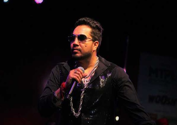 Mika Singh (File Photo)