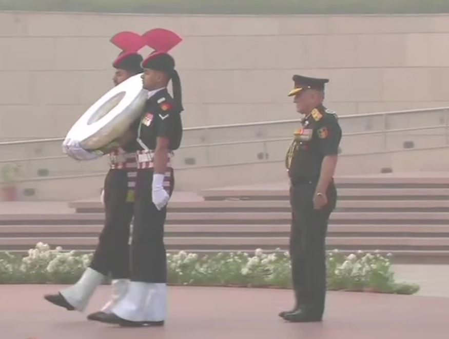 CDS Gen Bipin Rawat paying tribute at National War Memorial