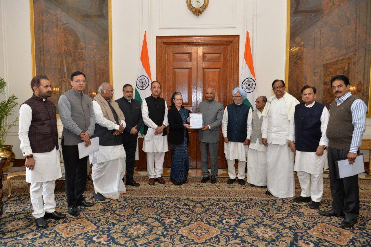 Congress interim President Sonia Gandhi submittes a memorandum to President Ram Nath Kovind