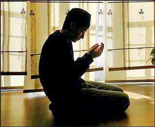 Muslim people praying at home (File Photo)