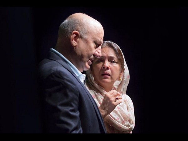 Veteran actors Anupam Kher and Neena Gupta