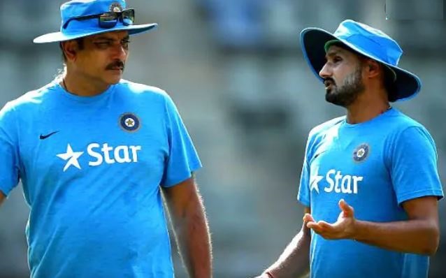 Ravi Shastri and cricketer Harbhajan Singh