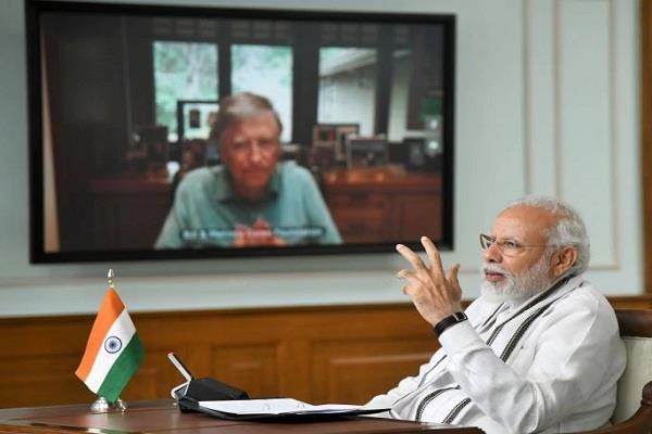 Prime Minister Narendra Modi with Bill Gates