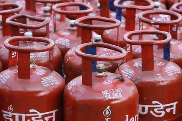 महंगा हुआ LPG सिलेंडर