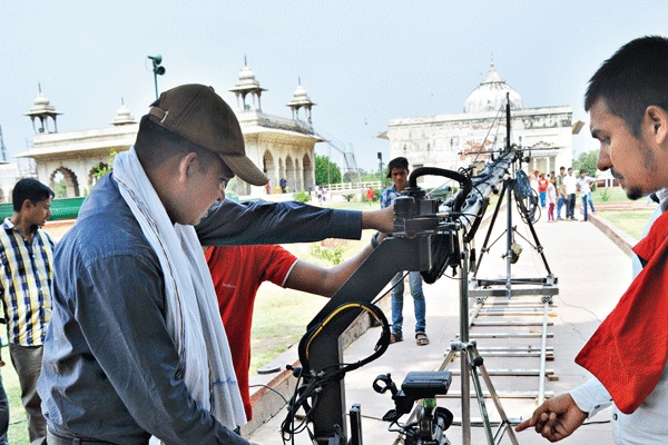 शुरू होने जा रही फिल्म और टीवी शोज की शूटिंग (फाइल फोटो)