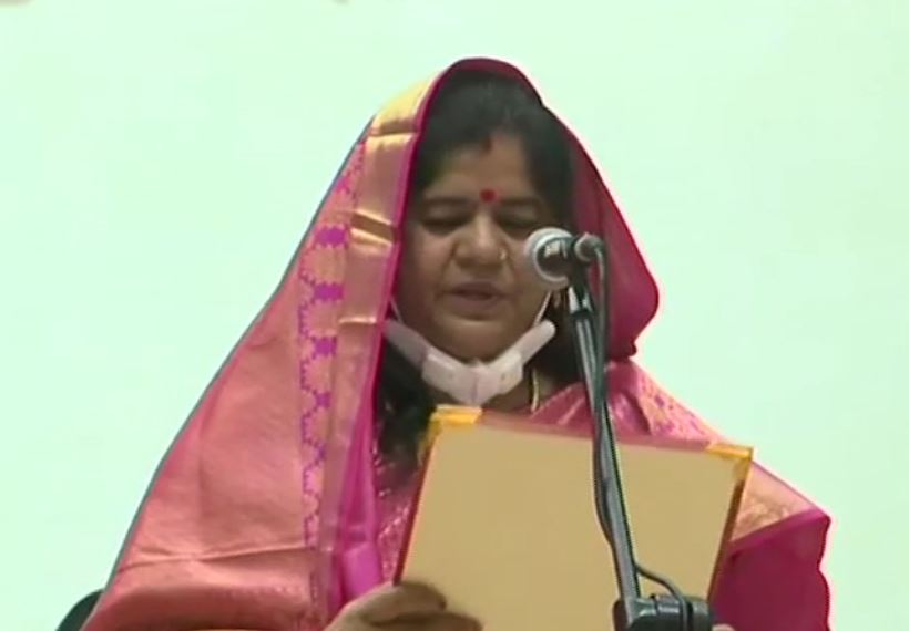 Imarti Devi taking oath