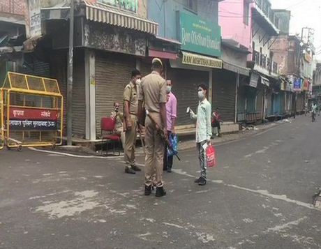 Strick lockdown imposed in Moradabad.