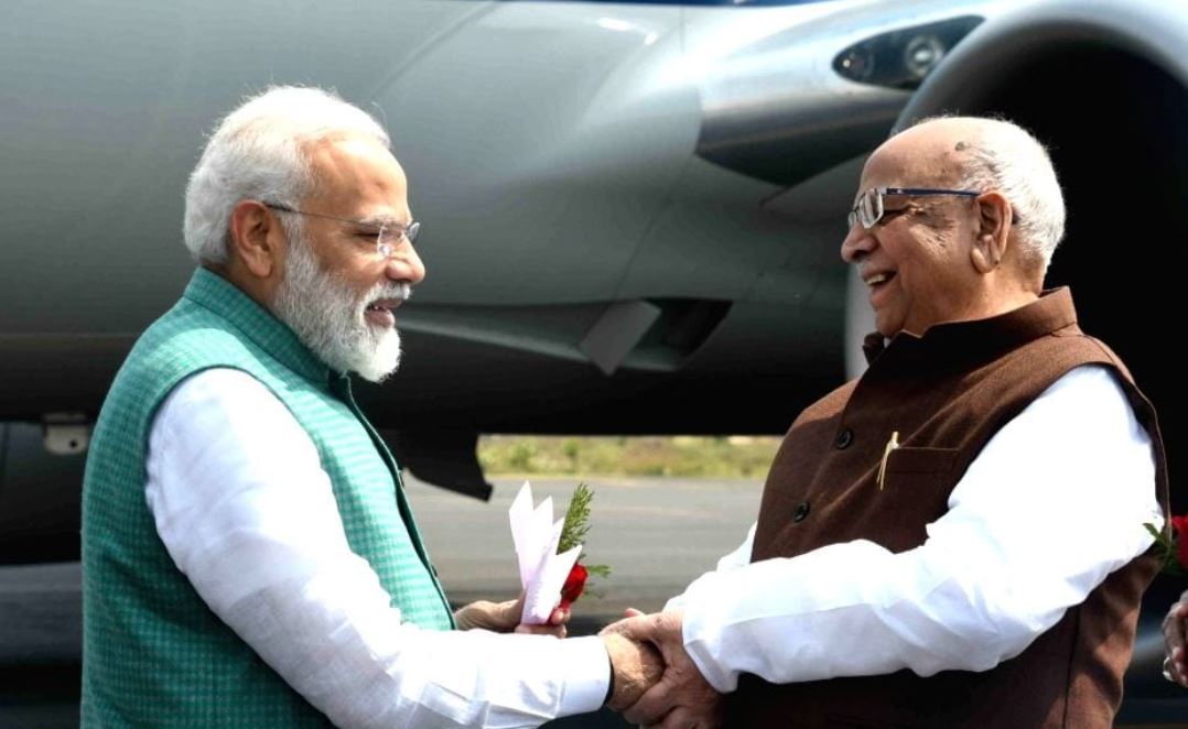 Prime Minister Narendra Modi and MP Governor Lalji Tandon