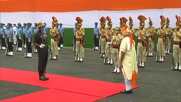 PM Narendra Modi inspects the Guard of Honour