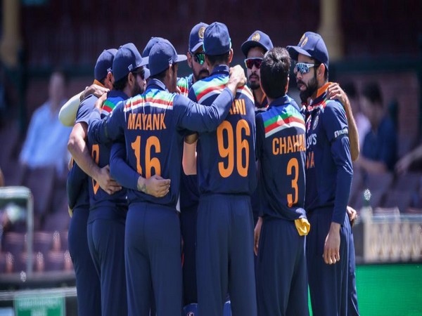 India skipper Virat Kohli with teammates