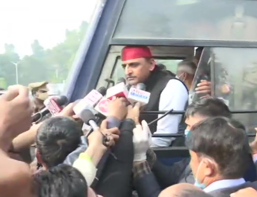 Akhilesh Yadav detained by Police