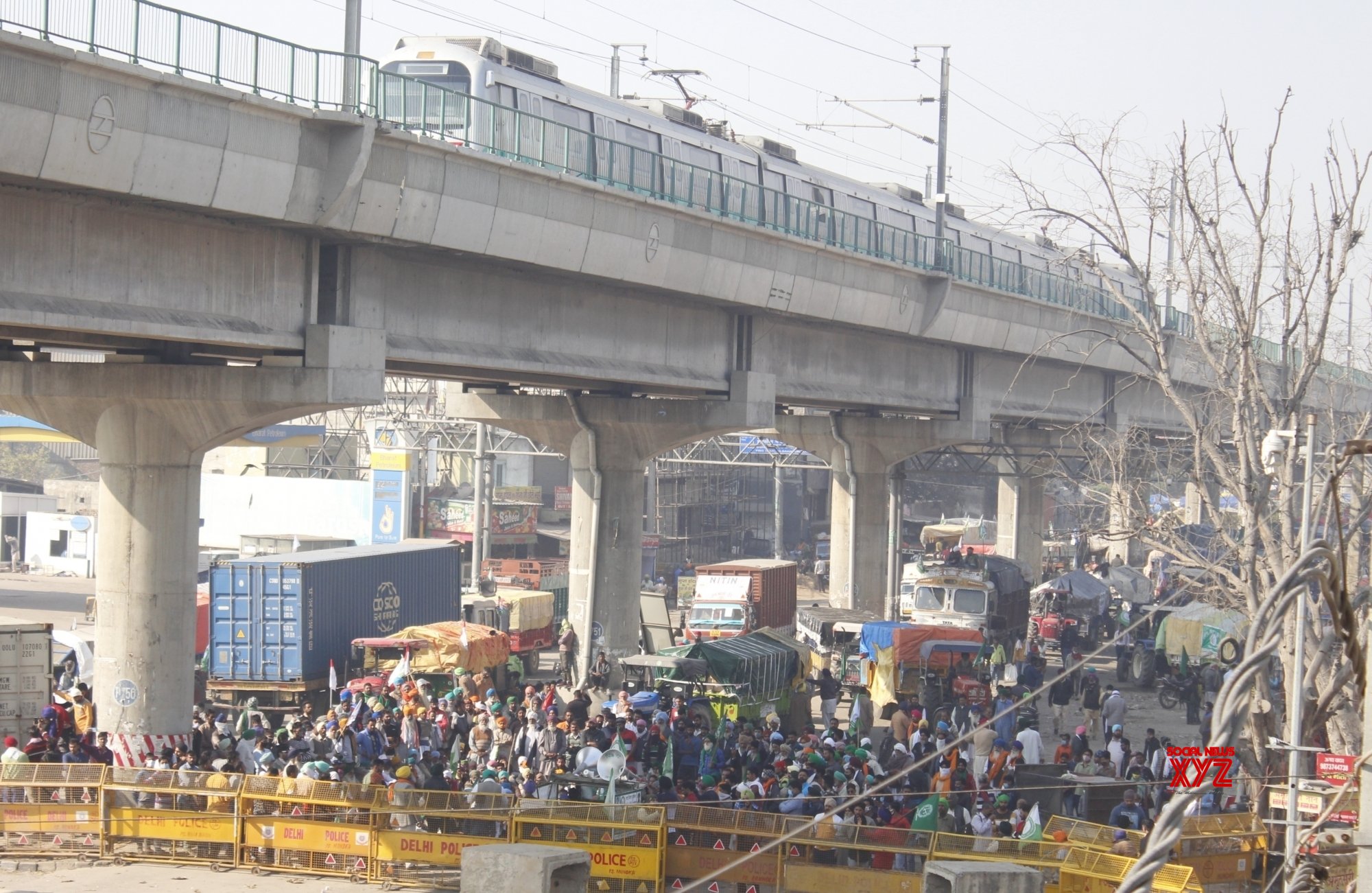 Delhi Police close several borders due to farmers' protests