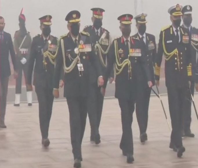 CDS Gen Bipin Rawat, three Armed forces Chiefs pay tribute at National War Memorial