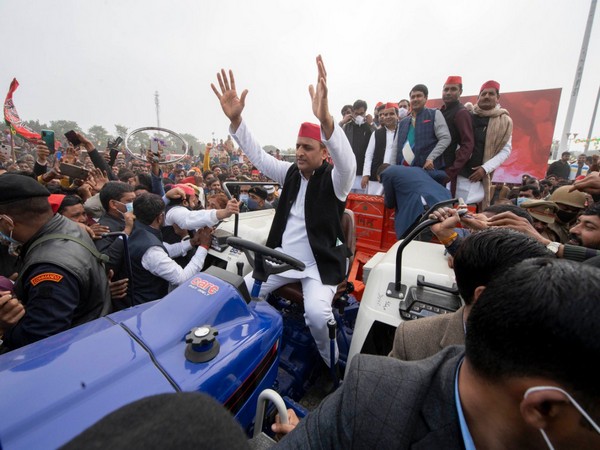 Samajwadi Party president and former Uttar Pradesh Chief Minister Akhilesh Yadav during a tractor rally. (Picture source: Twitter/Akhilesh Yadav)