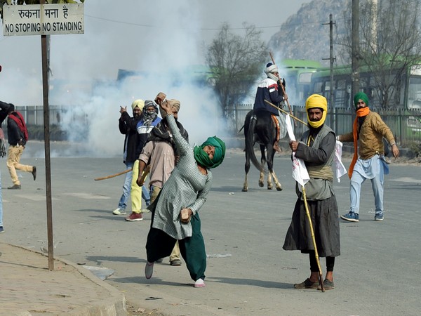 Visual from the violence during tractor rally in Delhi on January 26