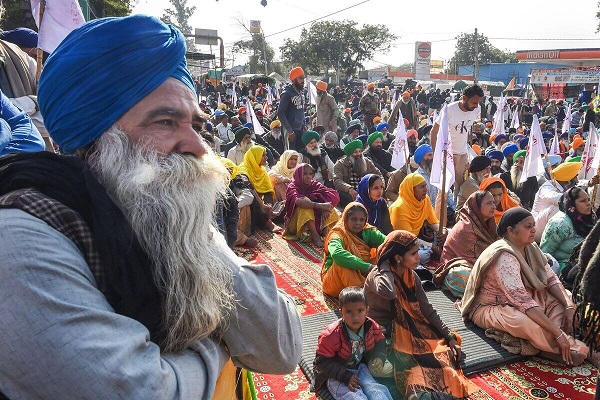 गाजीपुर बॉर्डर पर आंदोलन पर बैठे किसान