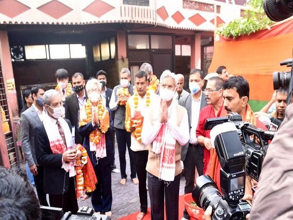 Jaishankar offers prayers at Kamakhya temple in Guwahati (Photo Credit: Twitter/ S Jaishankar)