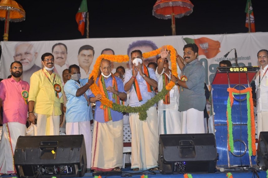 Metro Man' E Sreedharan formally joined BJP.