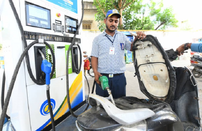 Over 100 prisoners are working at fuel pumps (File photo)