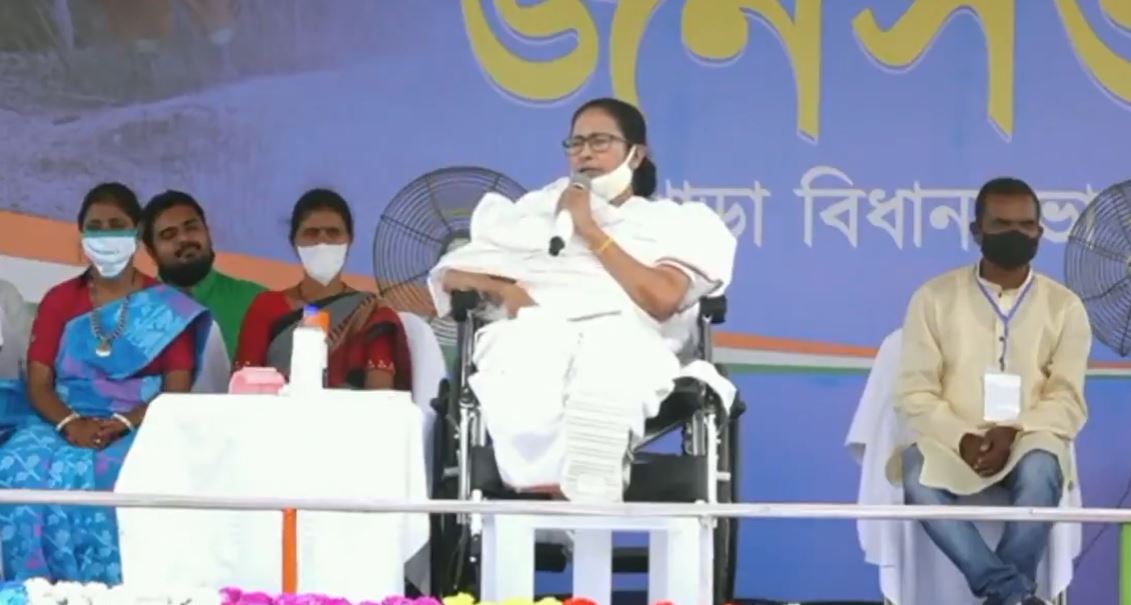 Chief Minister Mamata Banerjee addressing a rally in Purlia