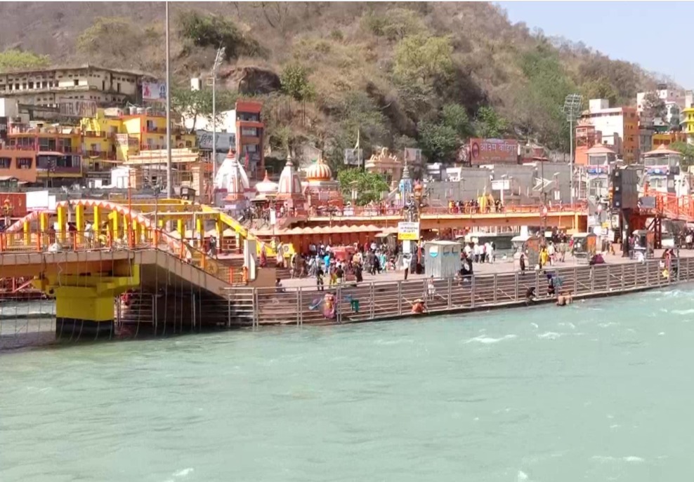 Kumbh Mela witnesses a low footfall of devotees at Har Ki Pauri ghat in Haridwar