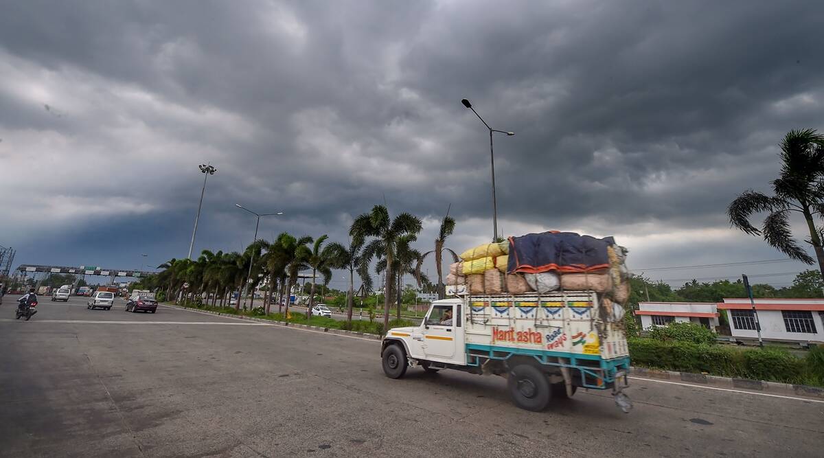 Rain in West Bengal due to Cyclone Yaas