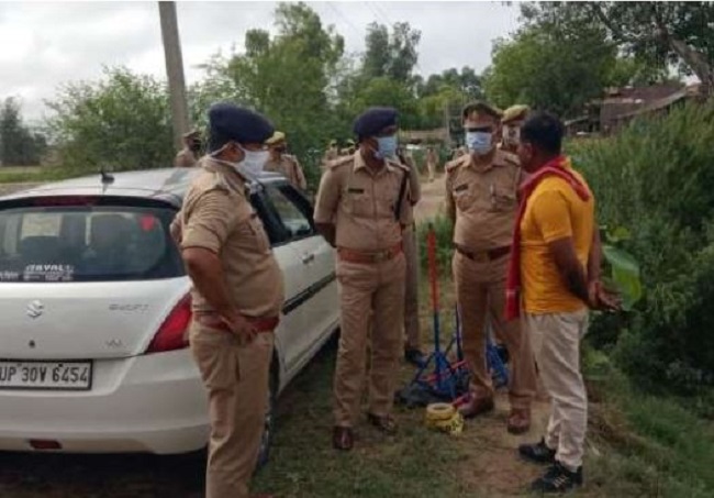 मौके पर जांच में जुटी हरदोई  पुलिस