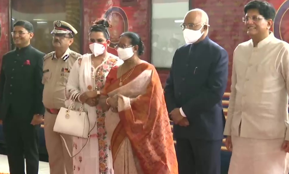 President Ram Nath Kovind along with his wife Savita Devi Kovind has boarded a special train from Safdarjung railway station