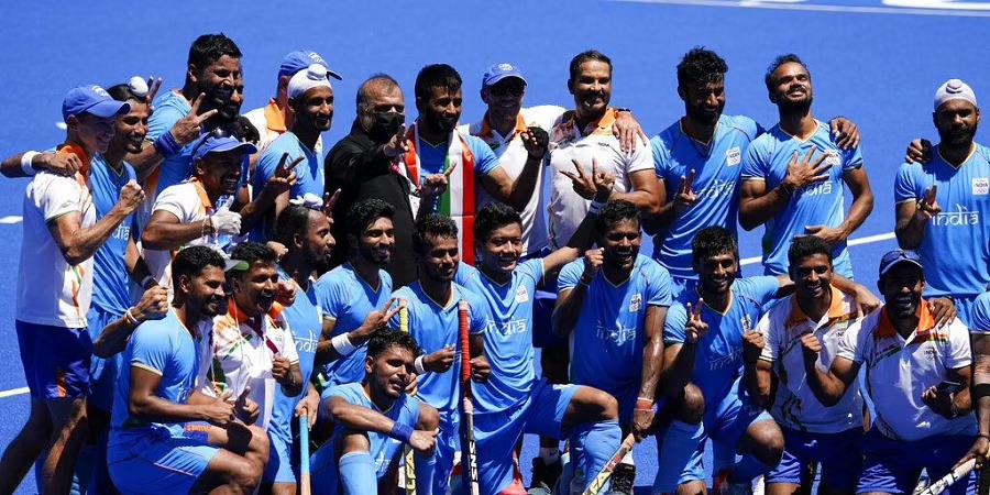 Players of India celebrate after winning the men's bronze medal match of the Tokyo 2020 Olympic Games.