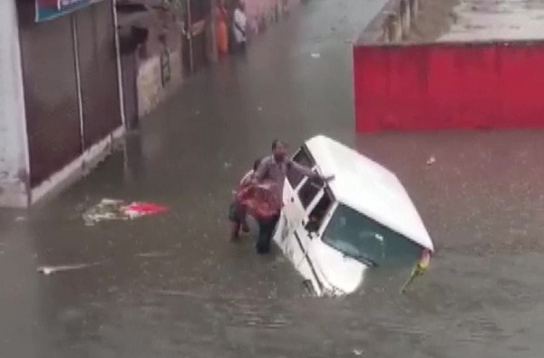 Rains lashed many parts of Delhi