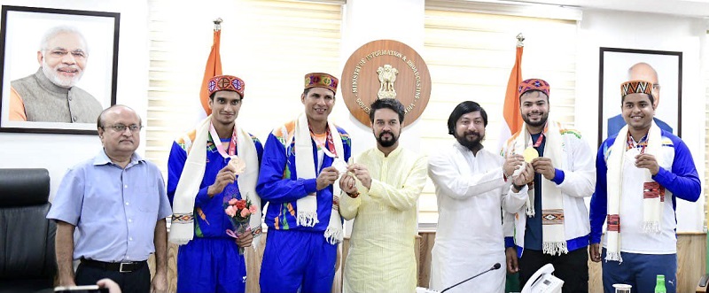 Sports Minister Anurag Thakur felicitates para athletes