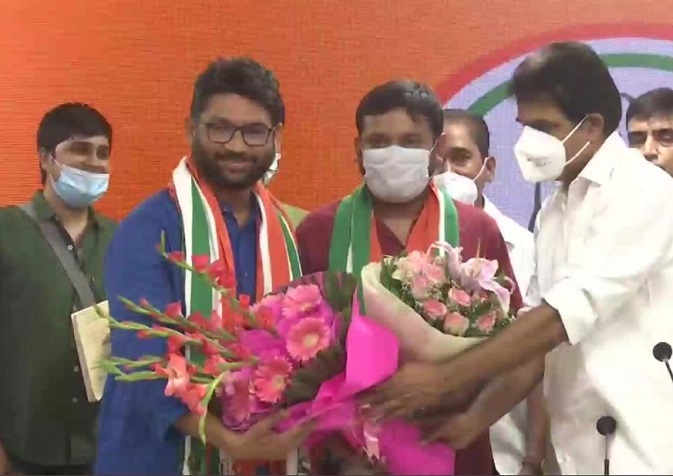 Kanhaiya Kumar, Jignesh Mewani join Congress