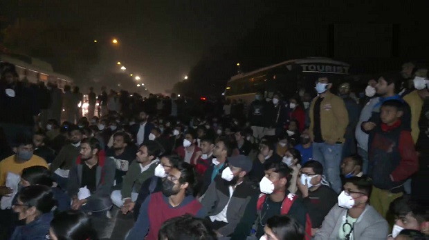 Protesting resident doctors of various hospitals march near Safdarjung Hospital