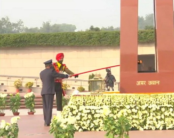 Flame at Amar Jawan Jyoti at India Gate extinguished