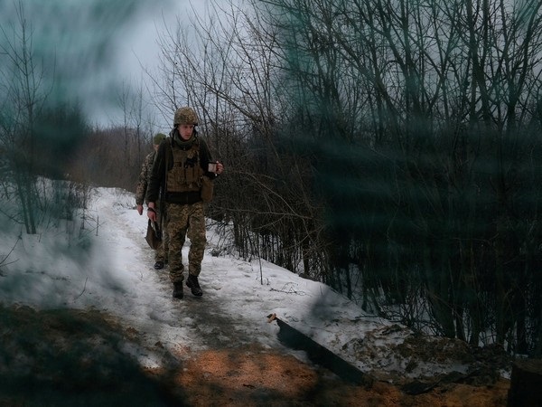 Service members of the Ukrainian armed forces