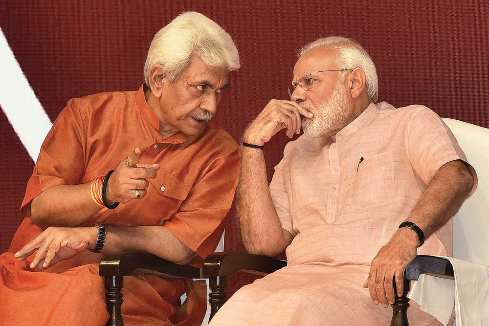 Prime Minister Narendra Modi and  Lieutenant Governor of Jammu and Kashmir Manoj Sinha