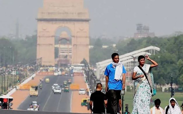 Soaring temperature in Delhi (File Photo)