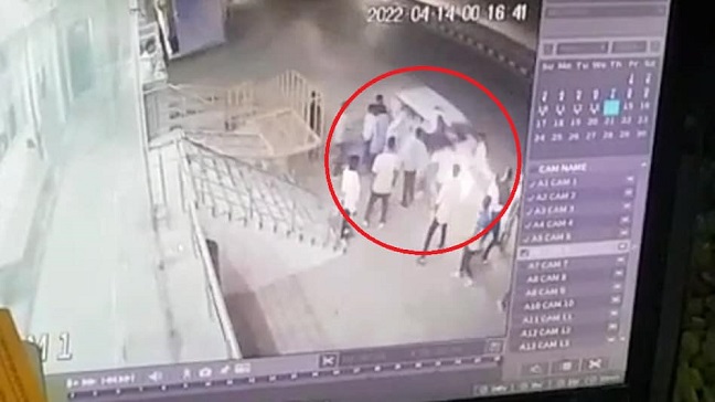 CCTV में कैद हुई वारदात