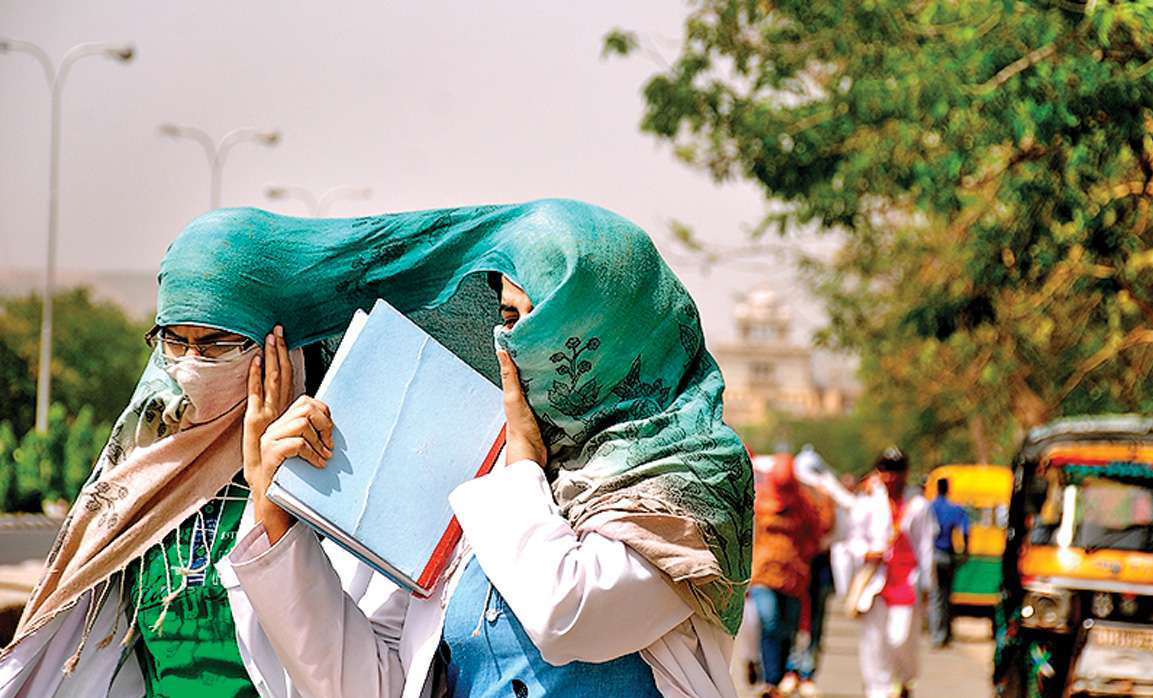 Soaring temperature in Delhi (File Photo)