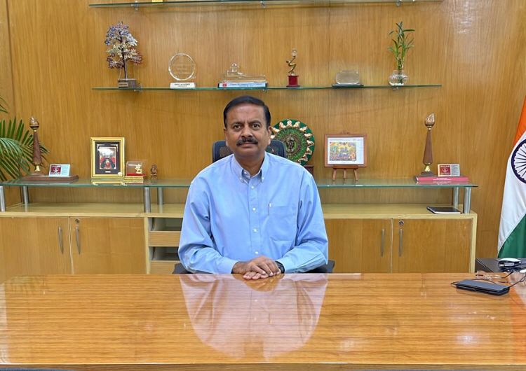 Ranjan Prakash Thakur assumes charge as CVO of ONGC