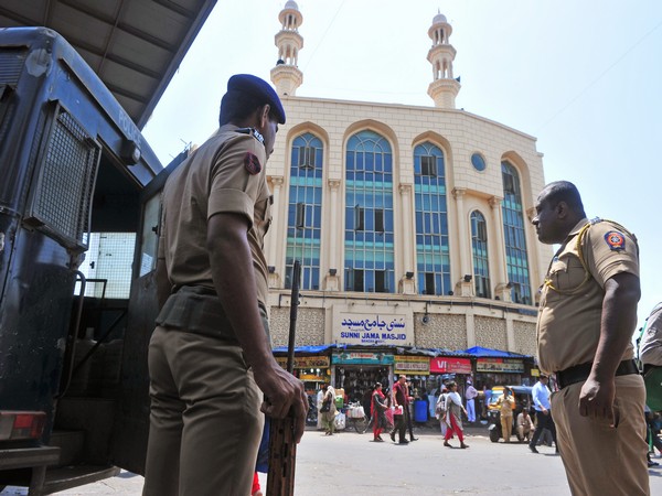 Maharashtra police personnel standing guard in Mumbai on May 4