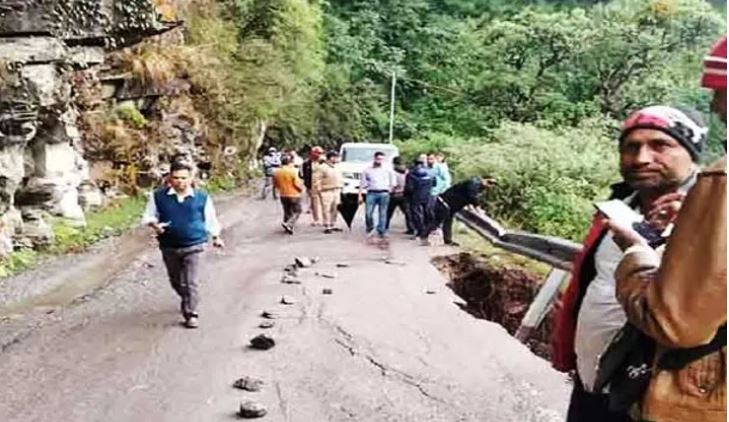 यमुनोत्री हाइवे पर पत्थर की चपेट में आने से युवक की मौत