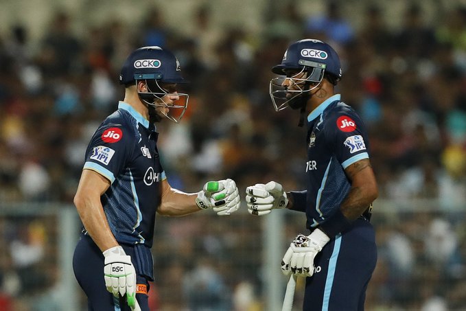 Gujarat Titans skipper Hardik Pandya with David Miller