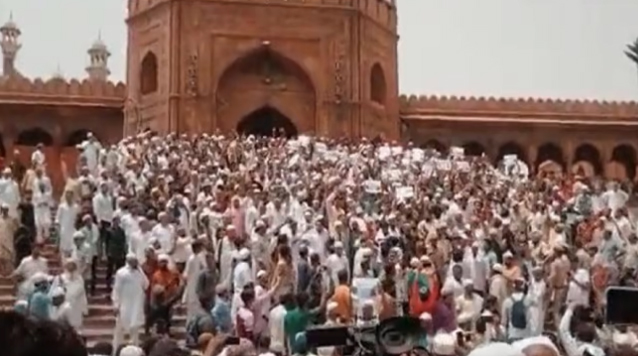 Massive protest at Jama Masjid over remarks against Prophet