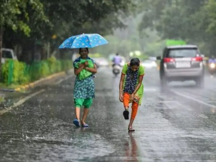 बारिश होने से भीषण गर्मी से राहत