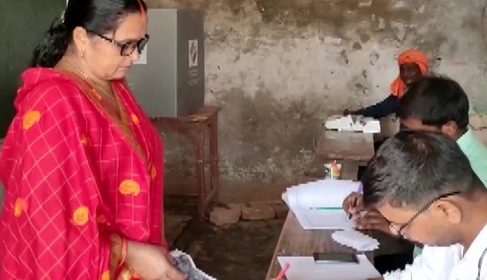 Uttar Pradesh Lok Sabha bypolls underway in Azamgarh