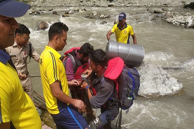 दो युवकों को एसडीआरएफ ने बचाया (फाइल फोटो )