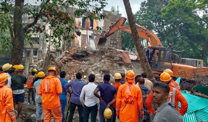 कुर्ला में कल ढही थी एक इमारत (फाइल फोटो)